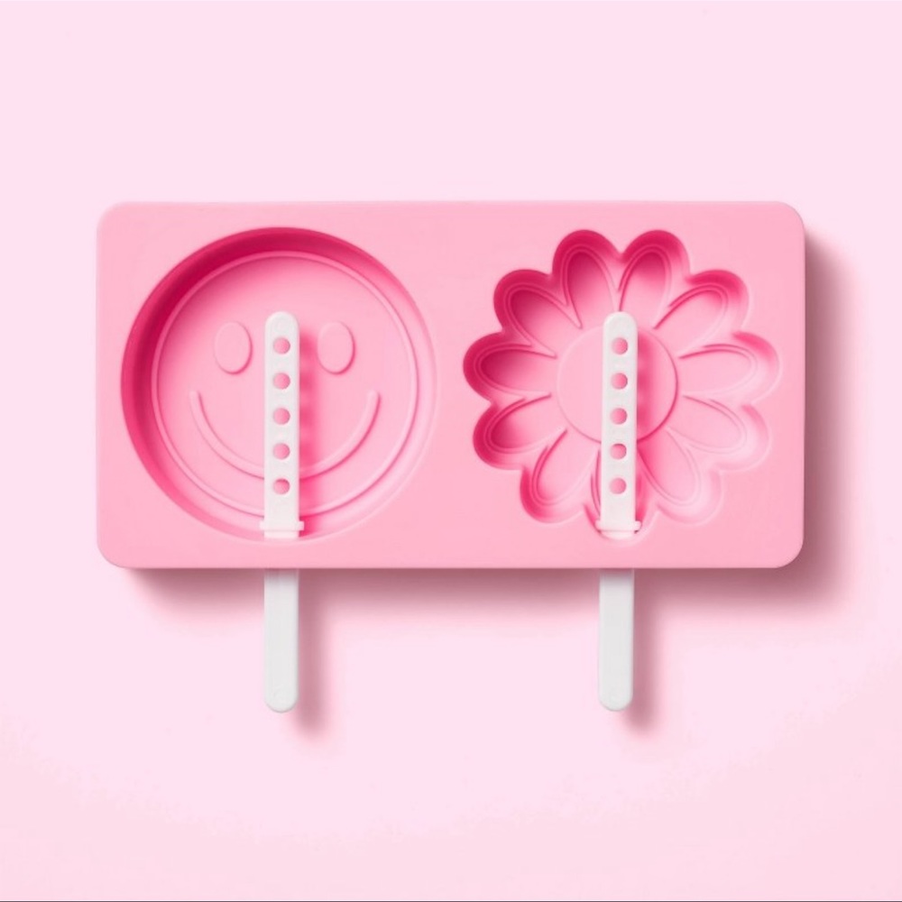 Stoney Clover Lane x Target Smiley & Daisy Silicone Popsicle Mold Pink